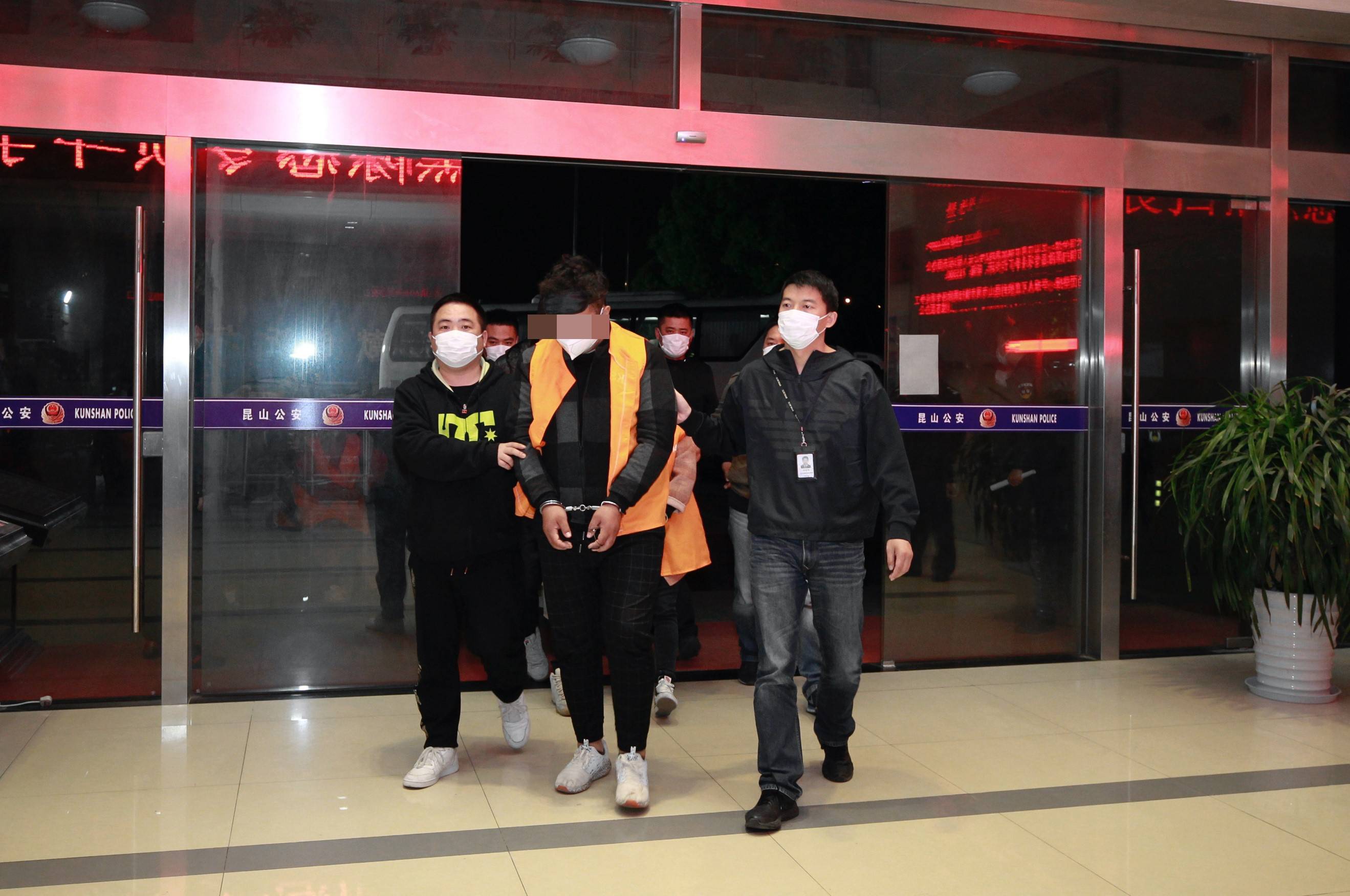 贷款类诈骗非法网络推广团伙10个,抓获各个层级的违法犯罪嫌疑人44名