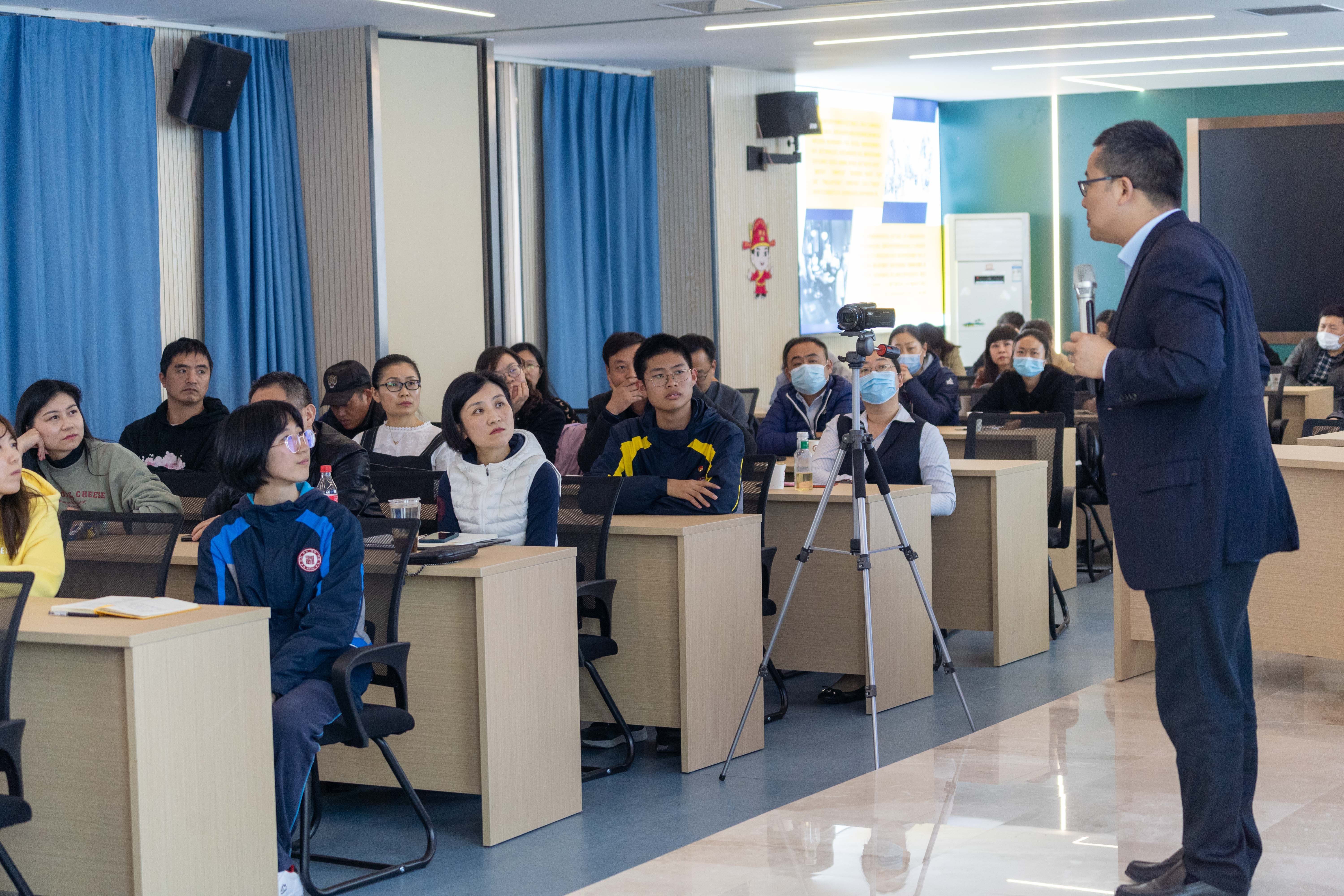 让教育少些焦虑 让成长多重守护 中华中学创新打造 家校共育平台