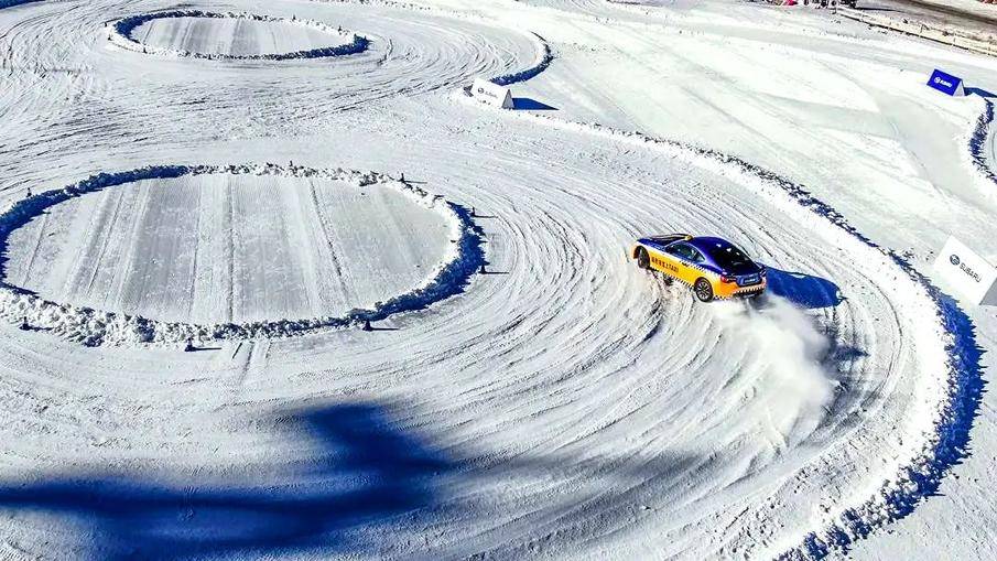 斯巴鲁雪地taxi:冰雪赛道上的花样舞者