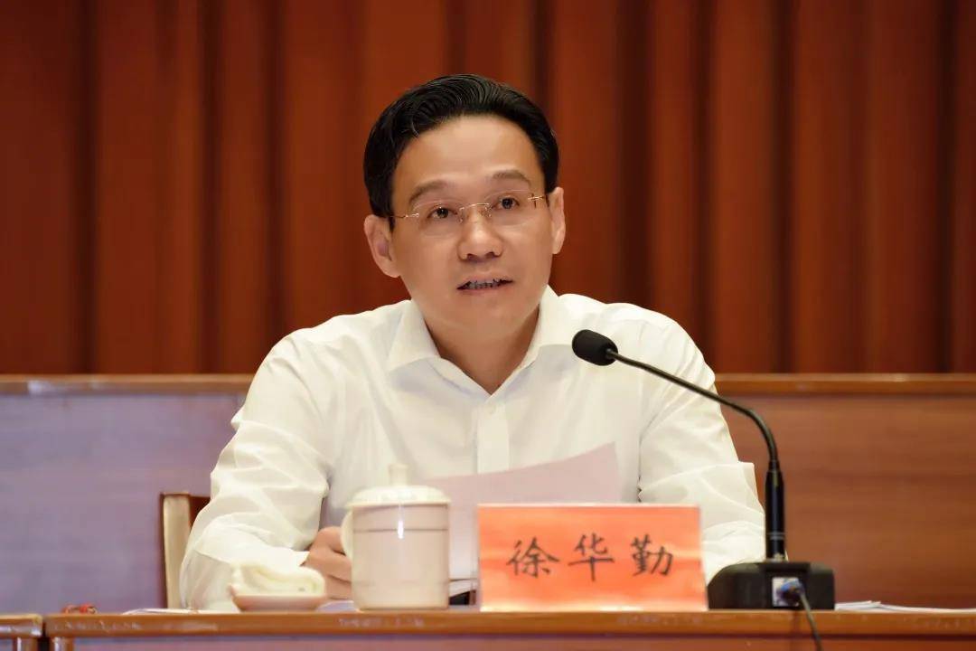 政声| 溧阳市委书记徐华勤:铺展"处处绿水青山 家家金山银山"美丽画卷