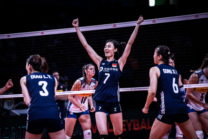 中国女排31战胜意大利队斩获世界女排联赛三连胜