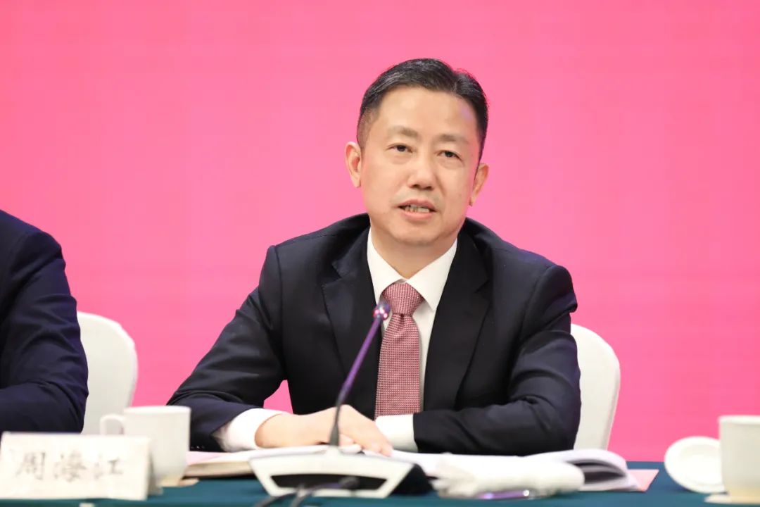 周文栋寄语企业家再扬四千四万精神共创发展新辉煌