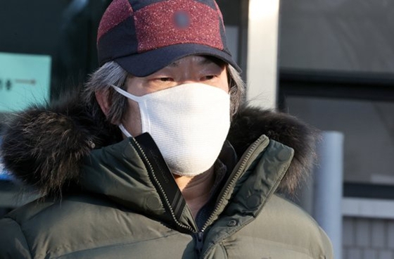 韩国网红博主聚集围观素媛案罪犯原型赵斗淳引发骚乱扰民遭投诉