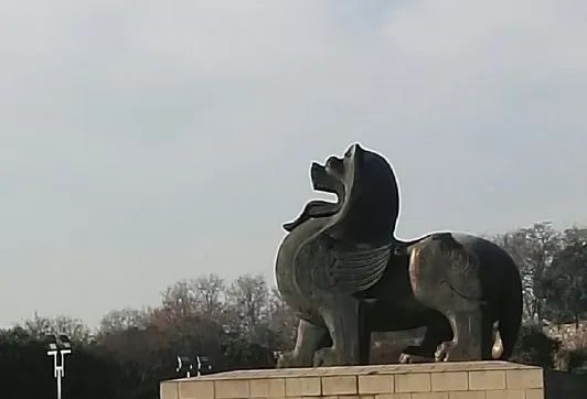 如果1500年前的文物会说话苏小游带你实地探访南京貔貅