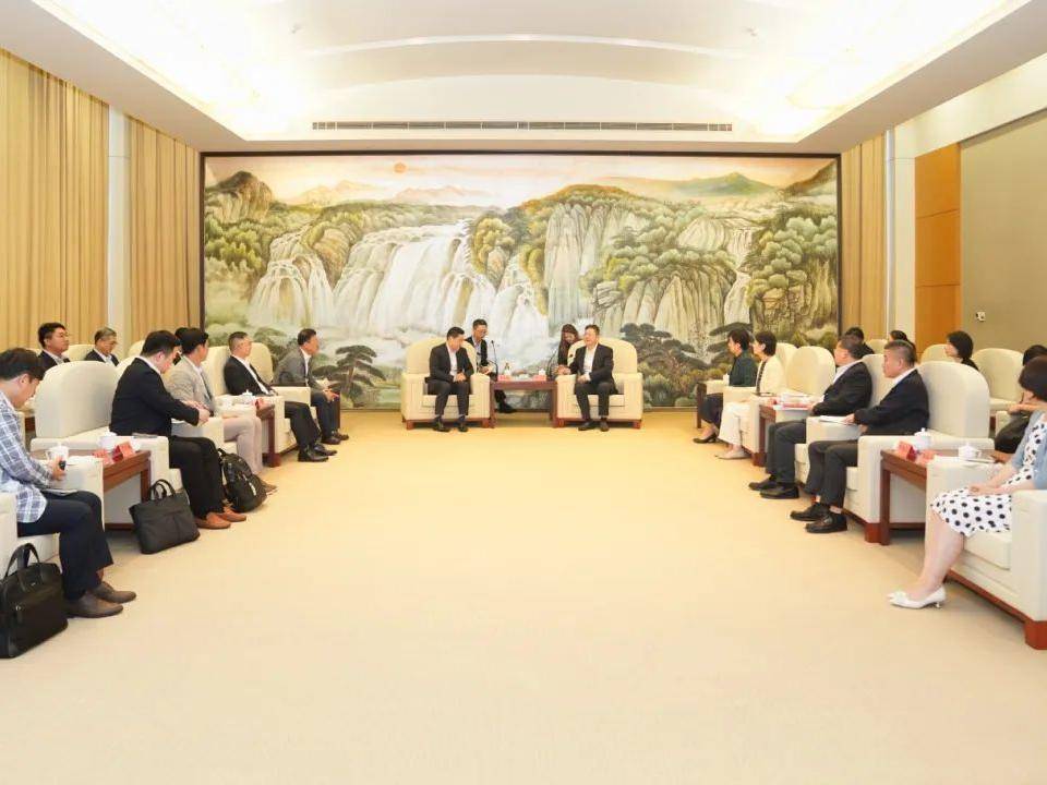 
                        4:3图片
