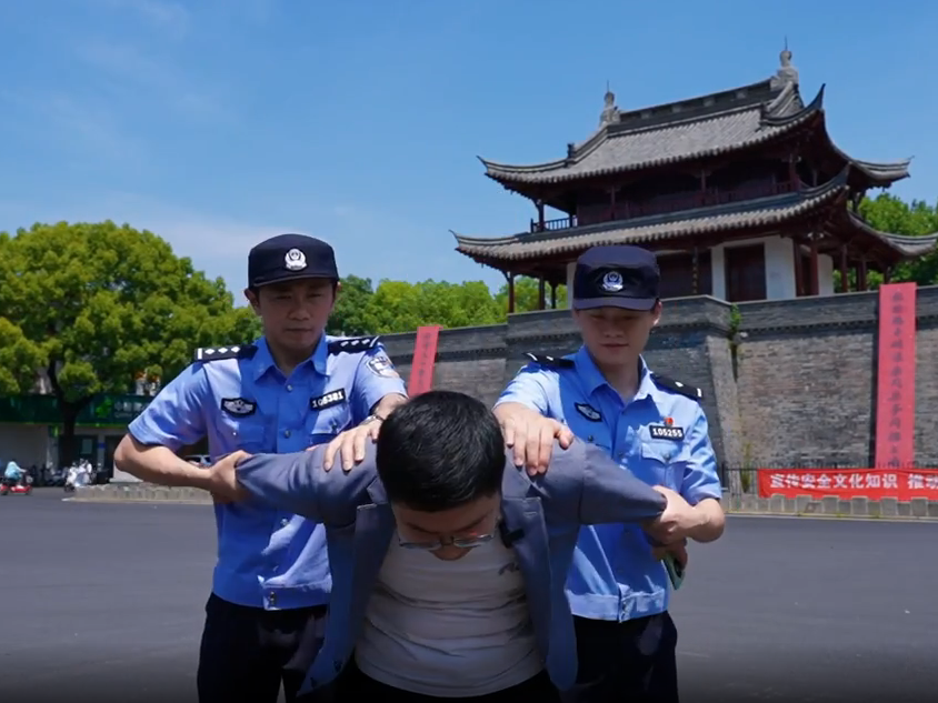 
                        4:3图片