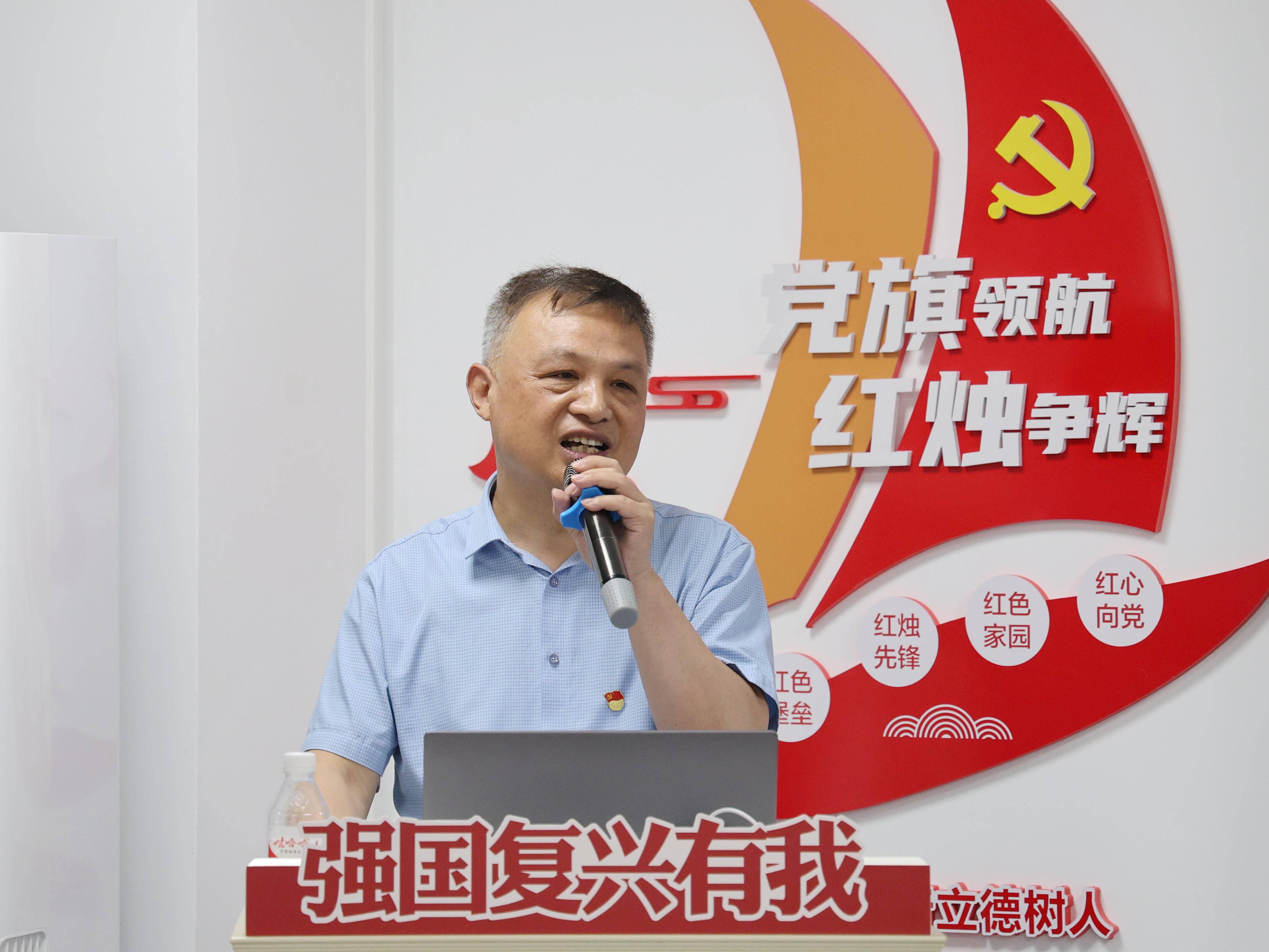 
                        4:3图片