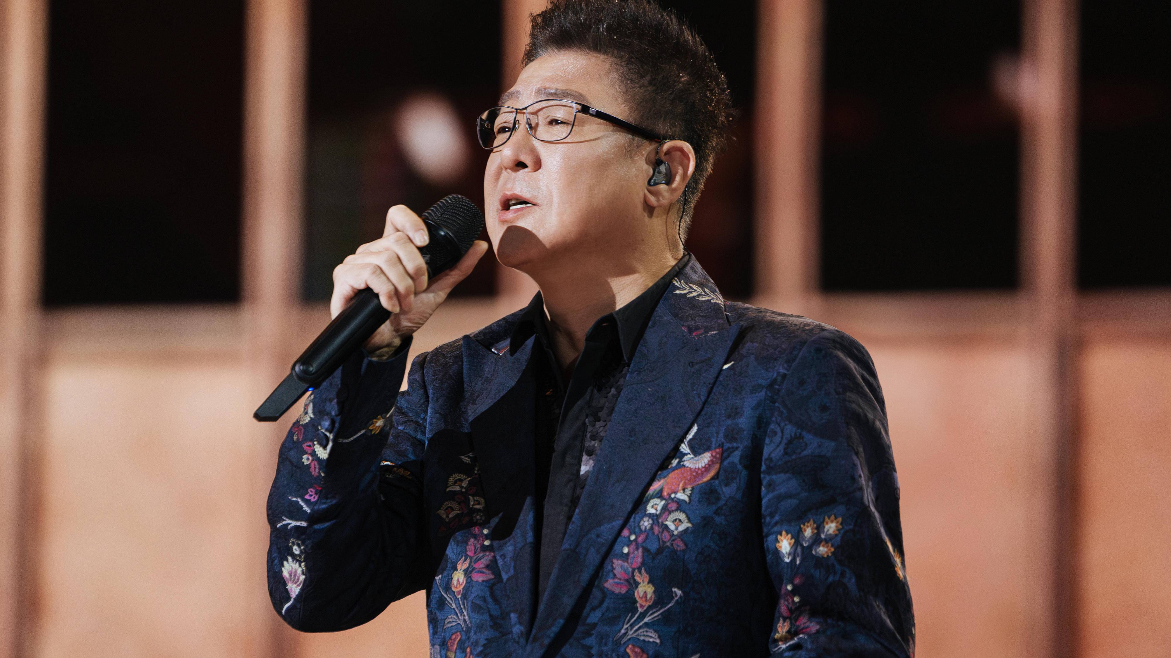 姜育恒:35年"再回首",已是曲中人