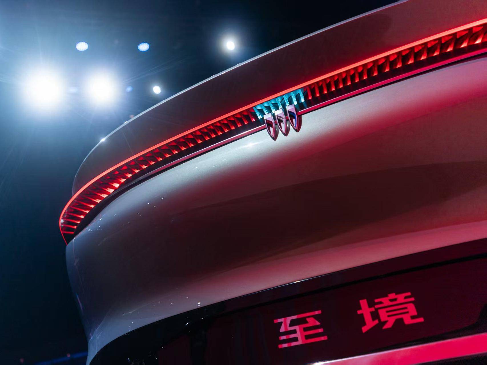 
                        4:3图片