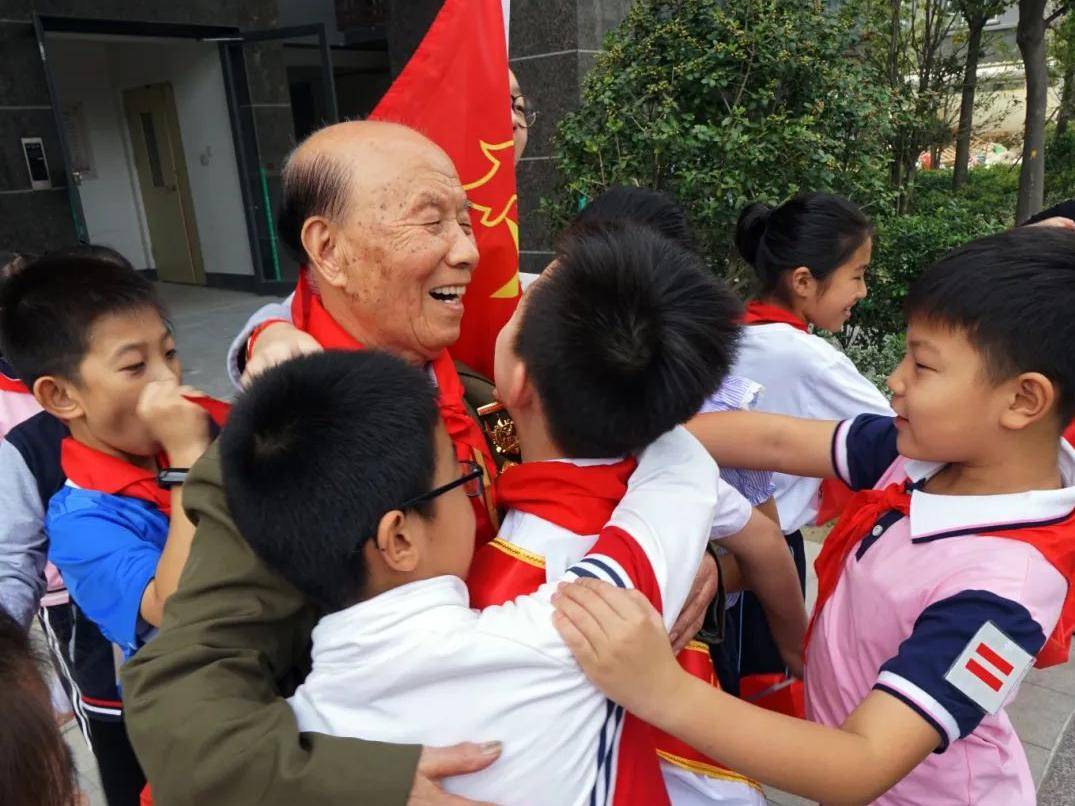 
                        4:3图片
