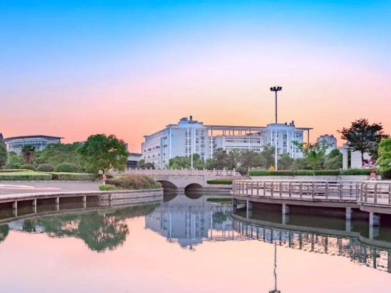 
                        4:3图片