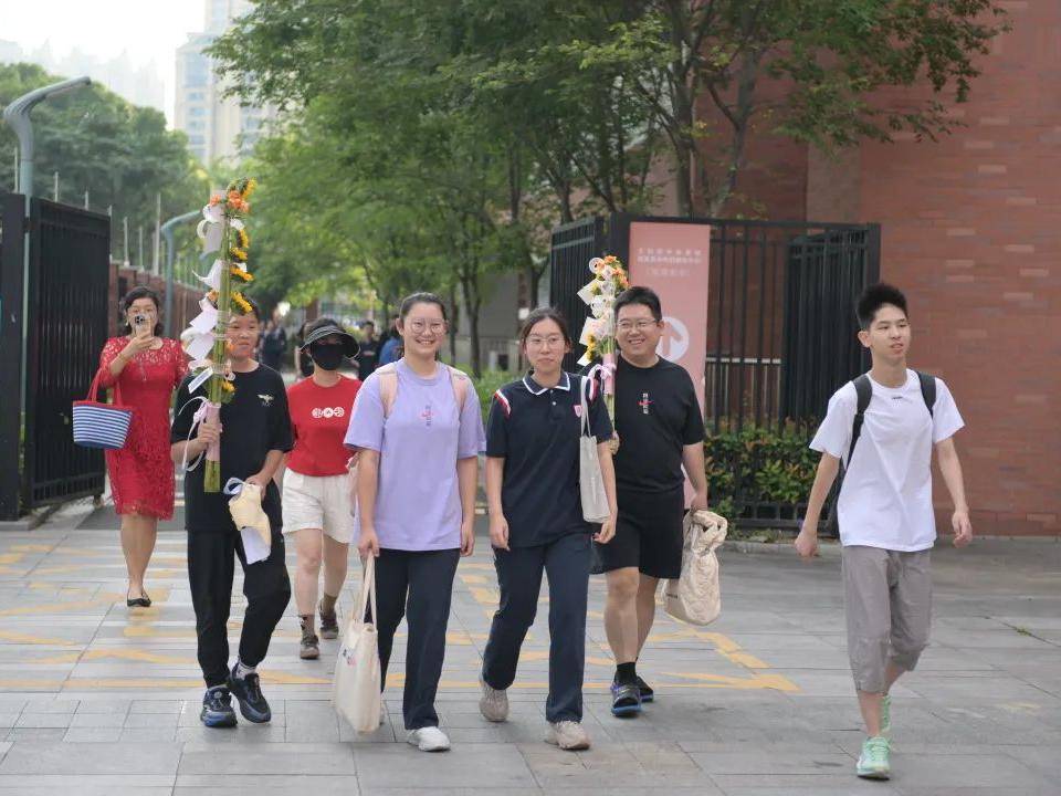 
                        4:3图片