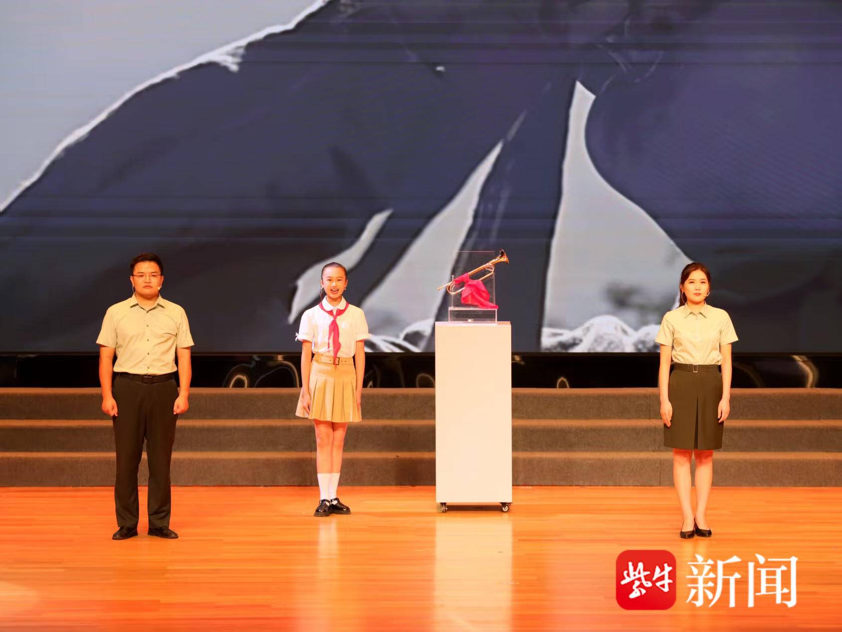 
                        4:3图片