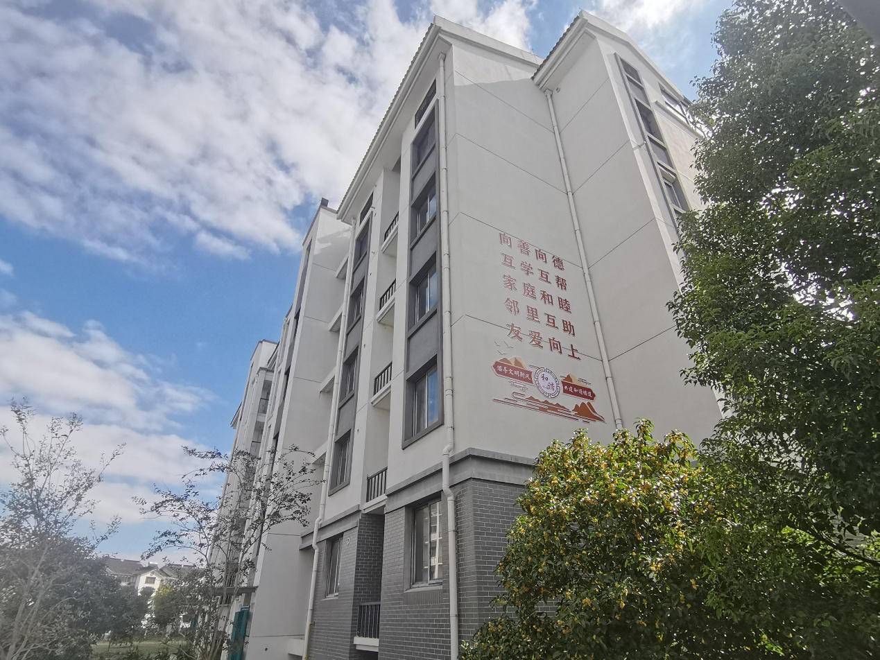 
                        4:3图片