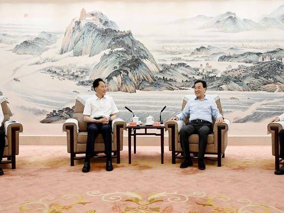 
                        4:3图片