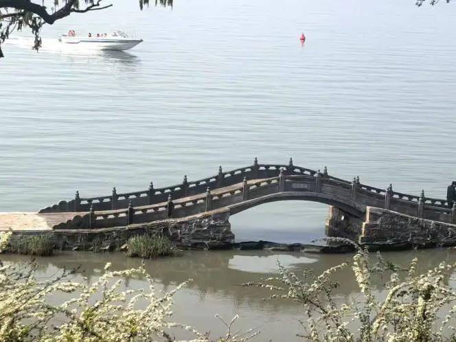 
                        4:3图片