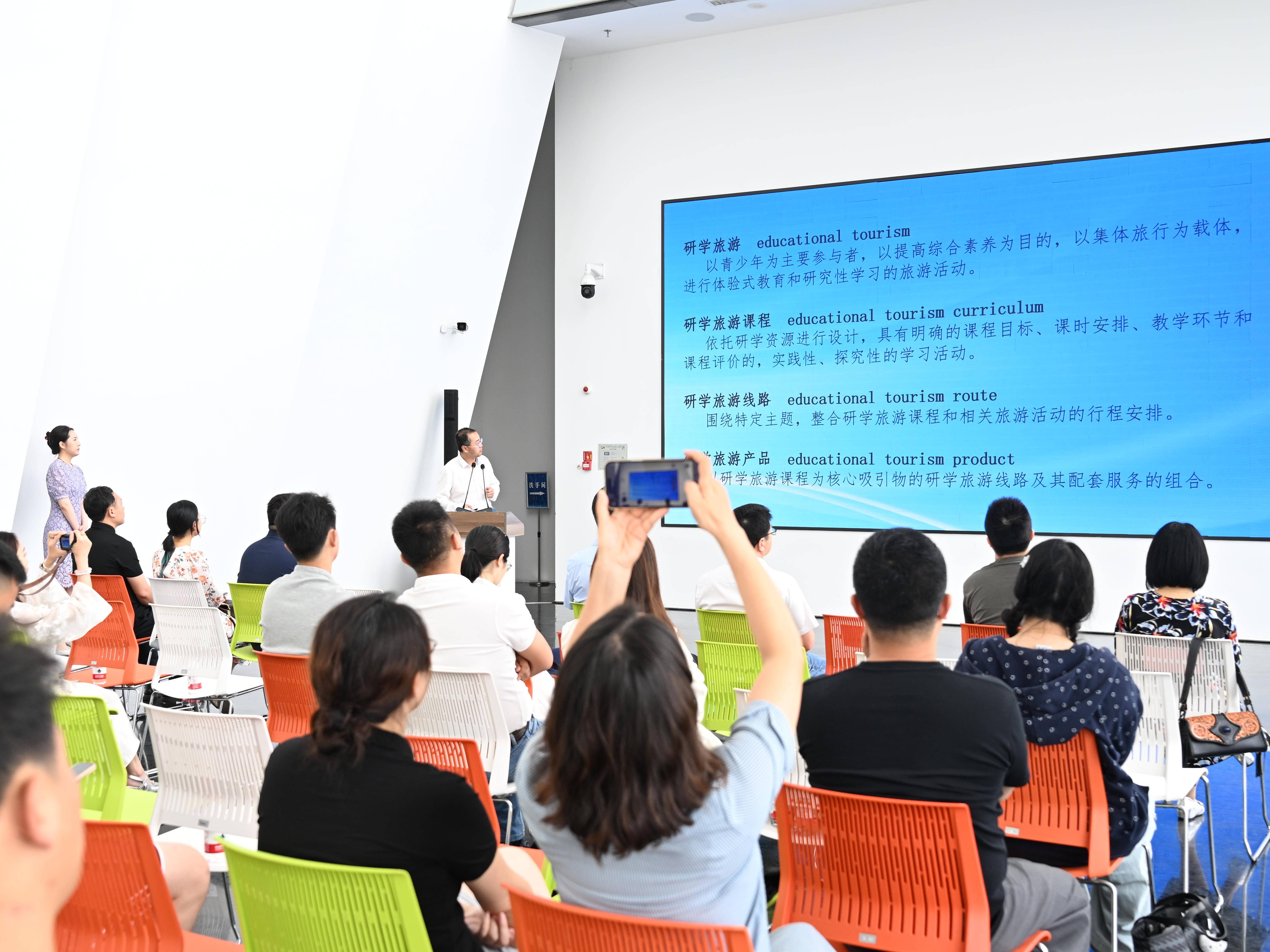 
                        4:3图片