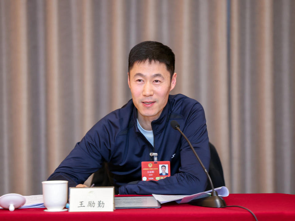 
                        4:3图片