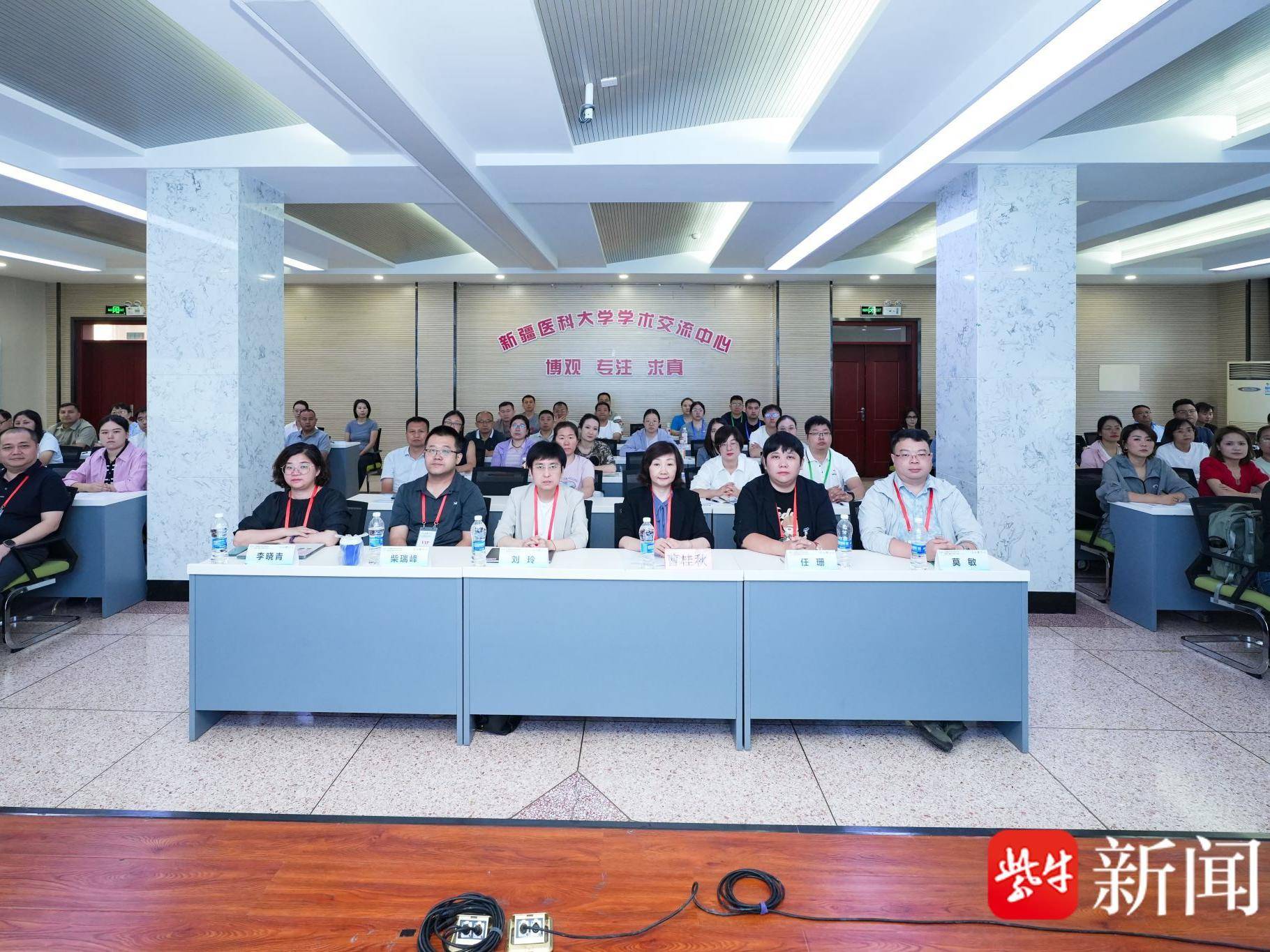 
                        4:3图片