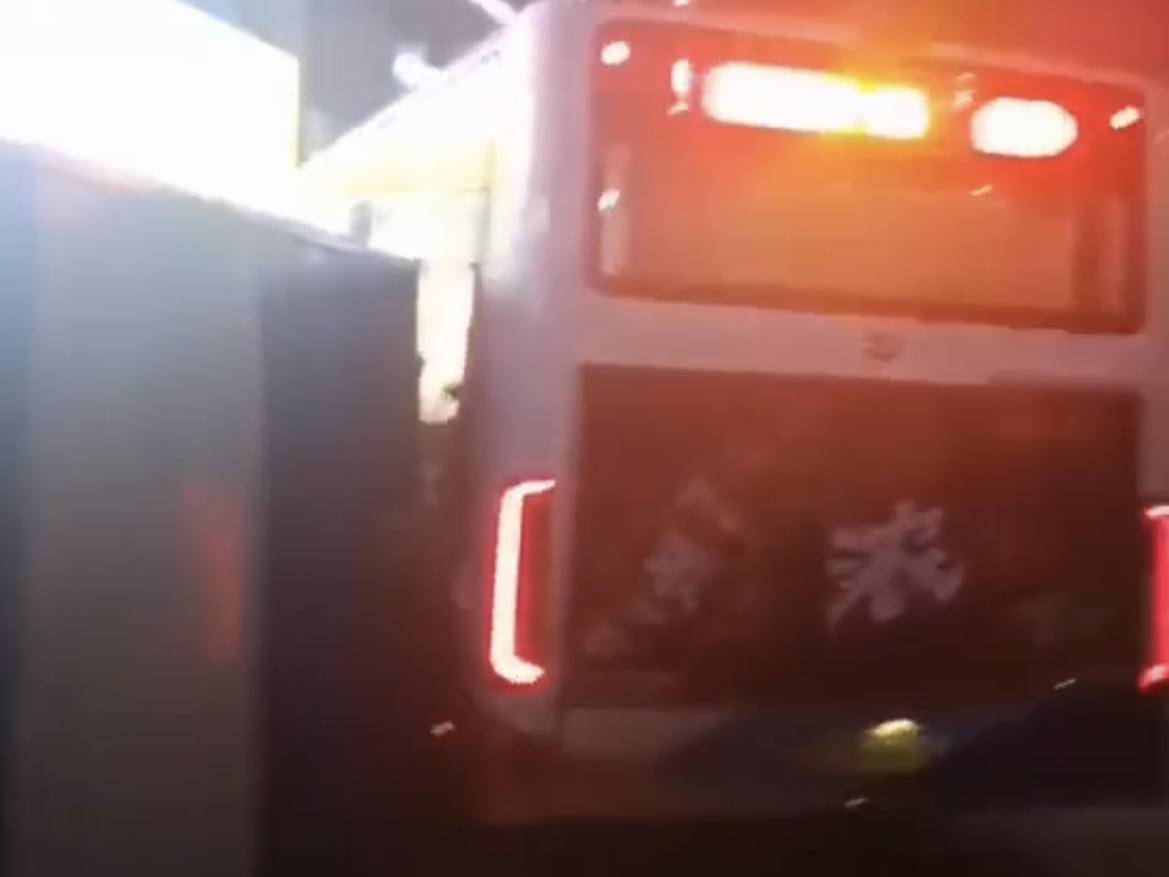 
                        4:3图片