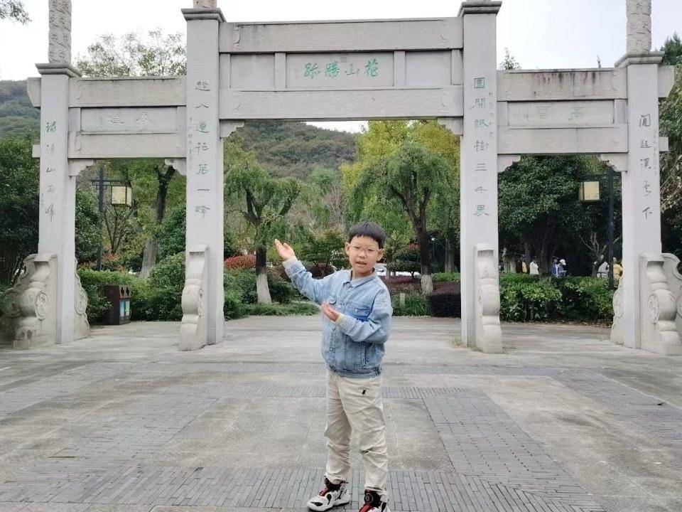 
                        4:3图片