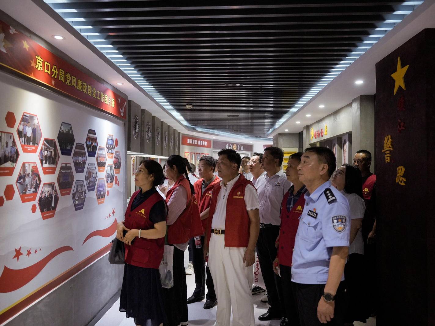 
                        4:3图片