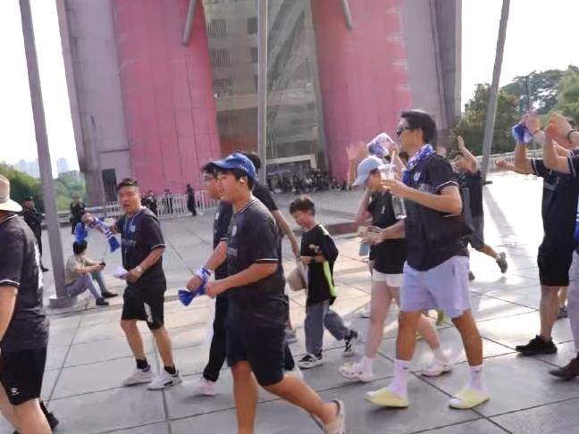 
                        4:3图片