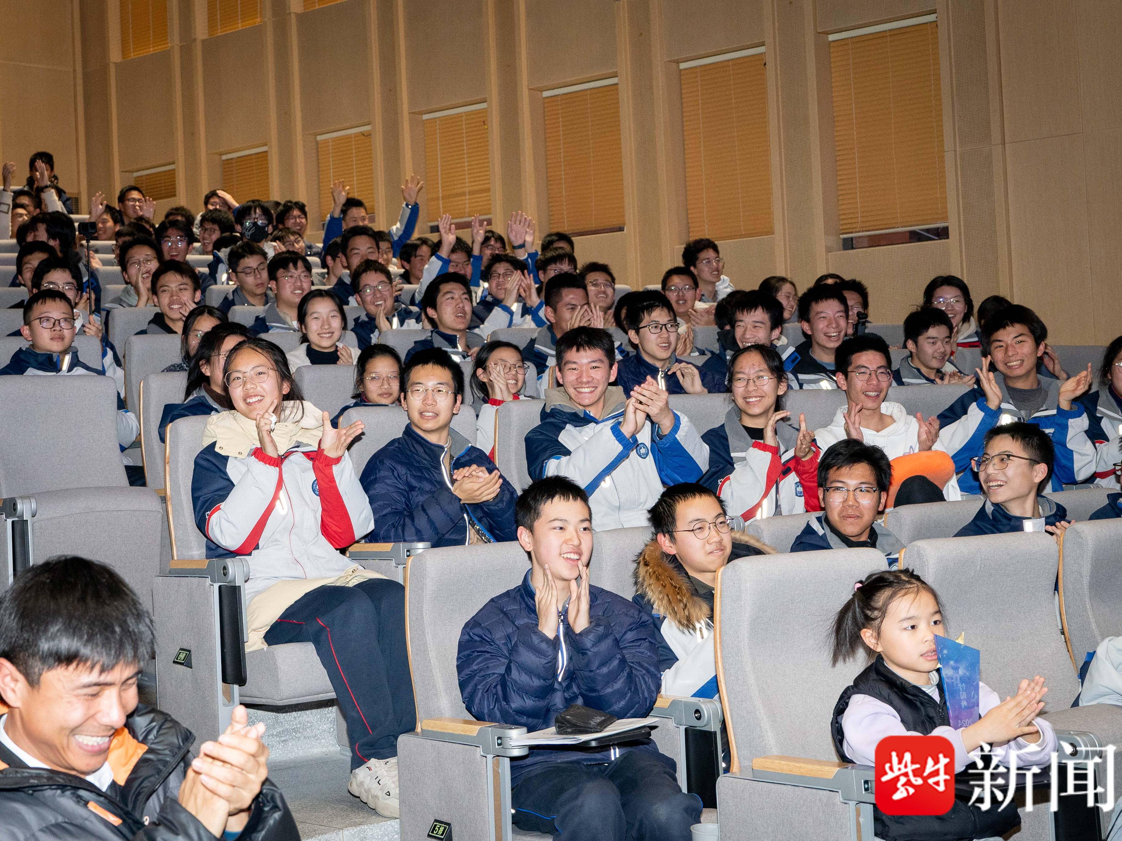 
                        4:3图片