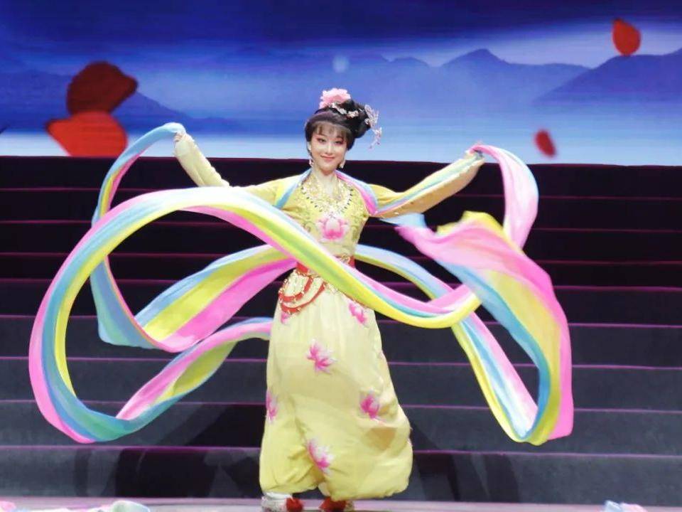 
                        4:3图片