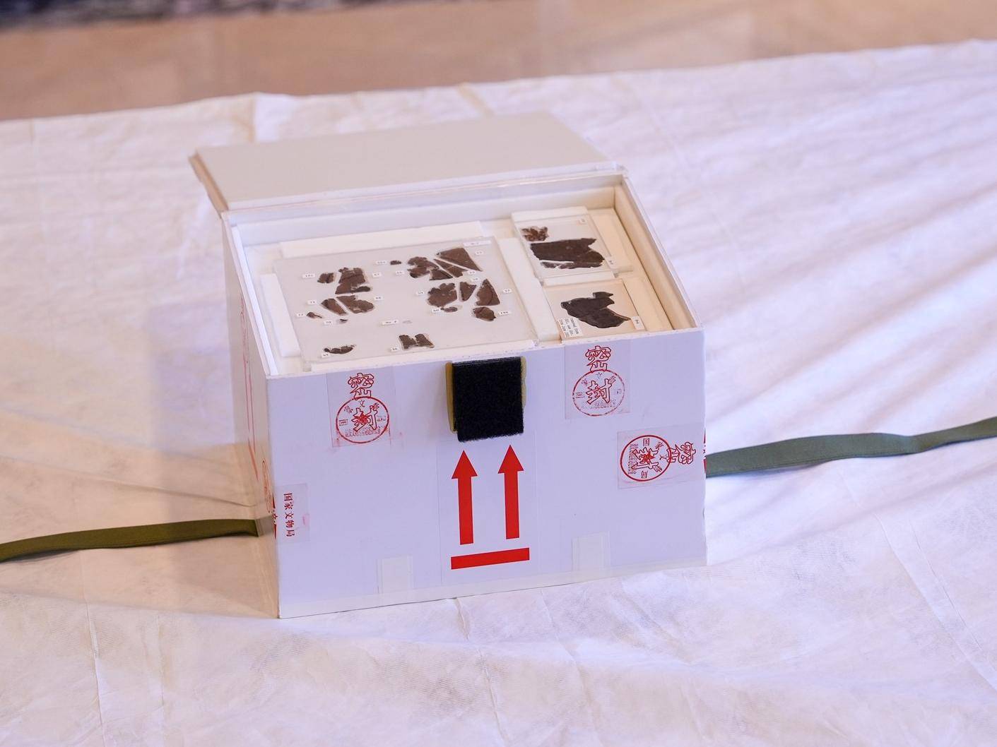 
                        4:3图片