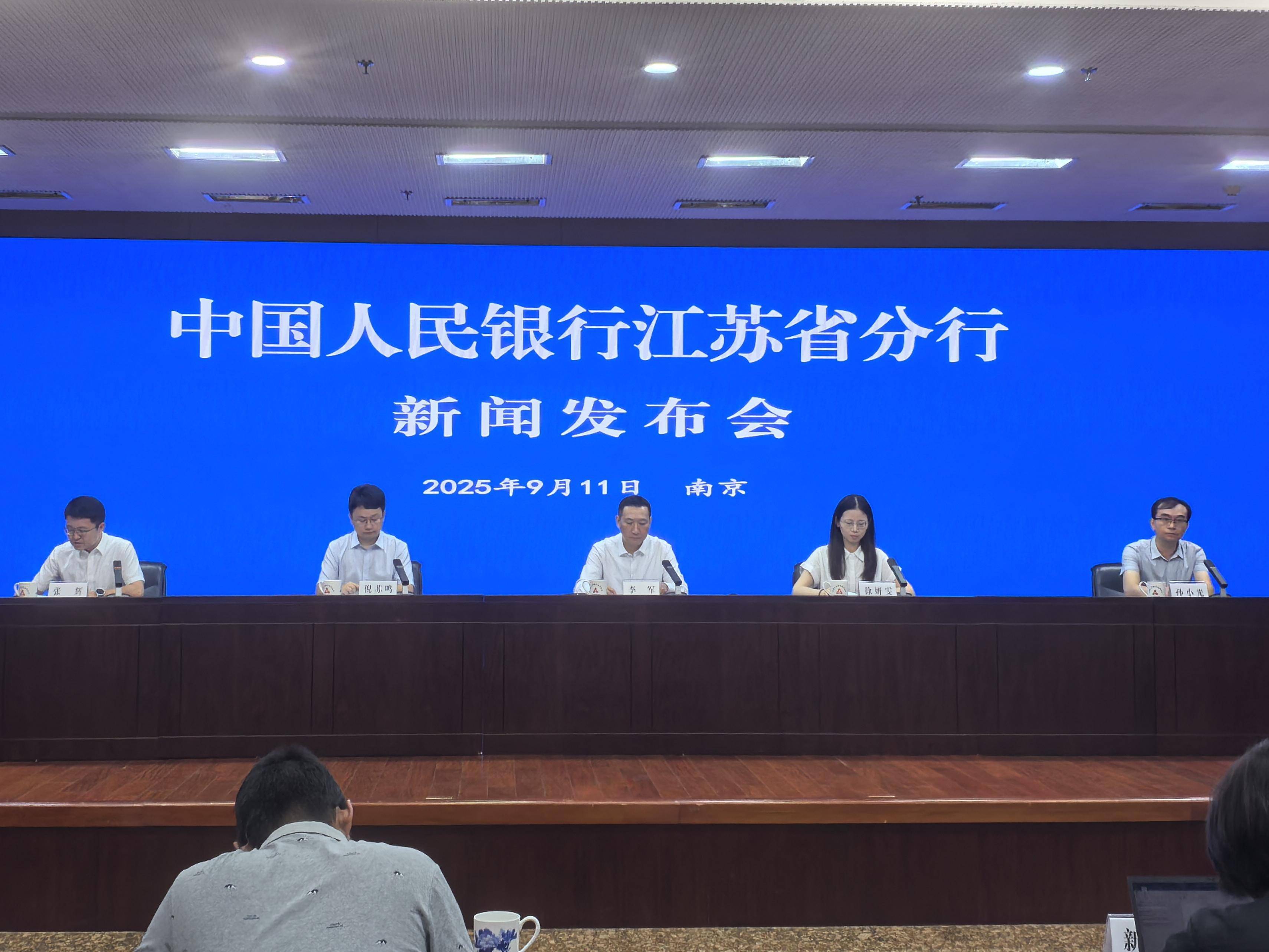 
                        4:3图片