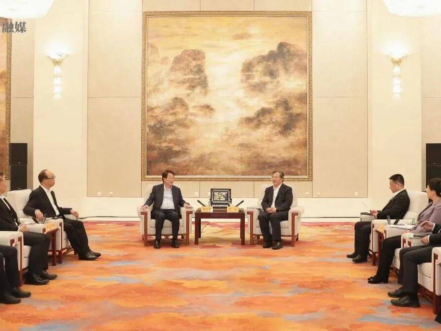 
                        4:3图片