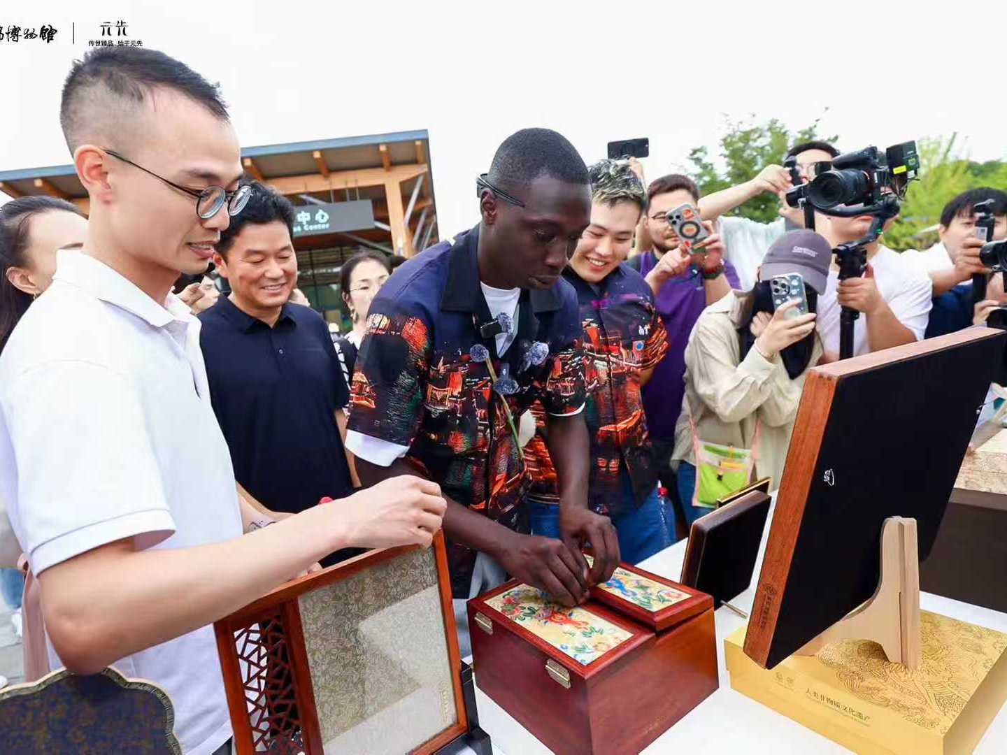 
                        4:3图片