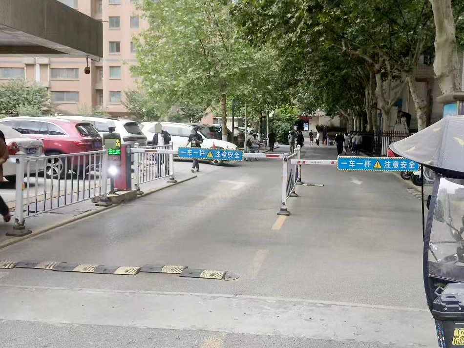 
                        4:3图片