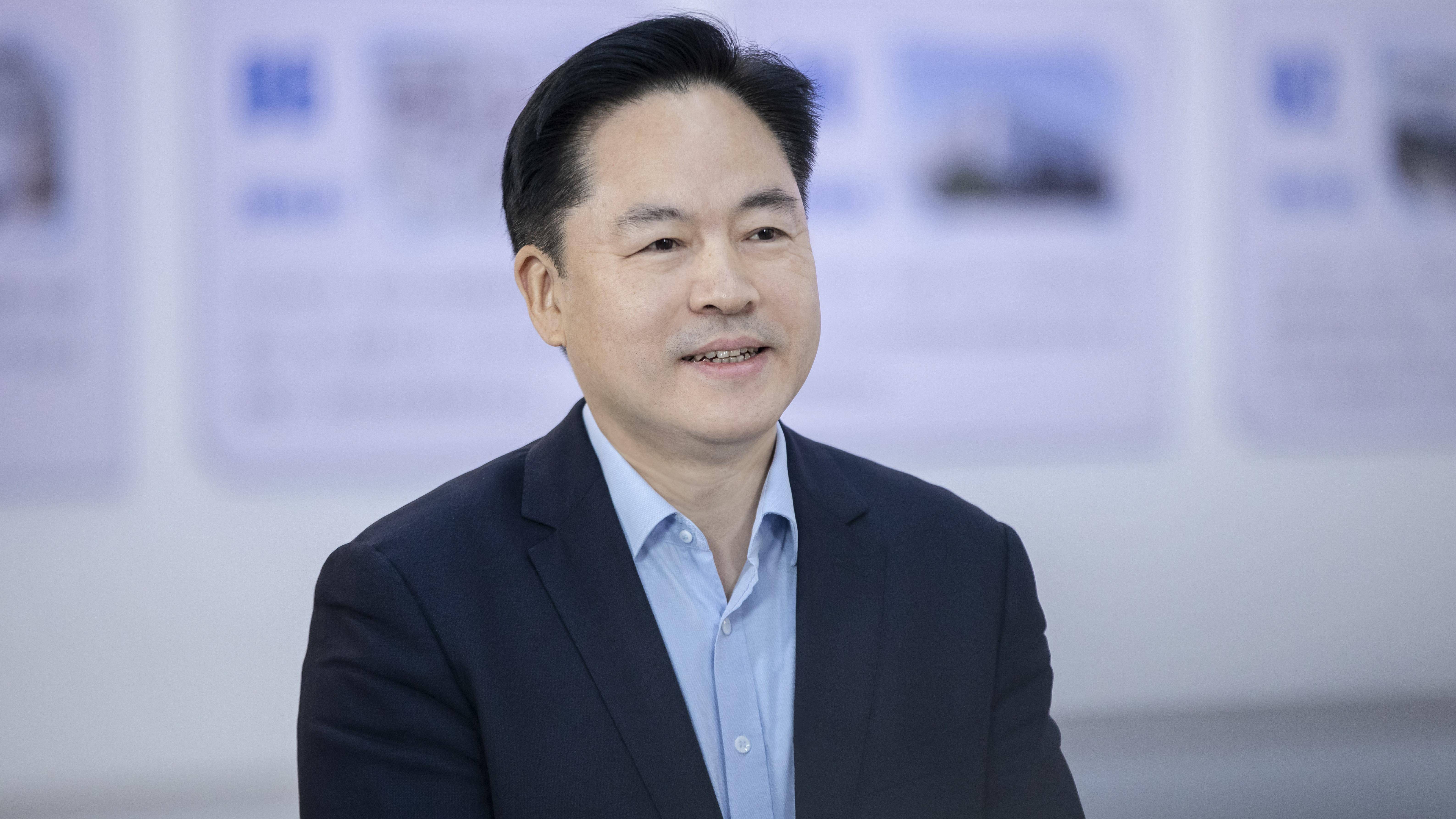 出彩江苏向前冲市委书记面对面常州市委书记陈金虎把握好新一轮发展的