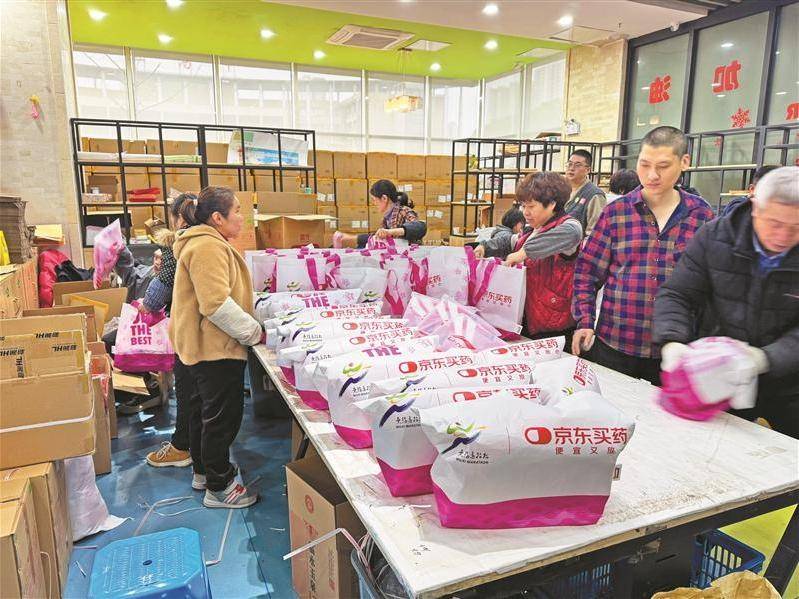 
                        4:3图片