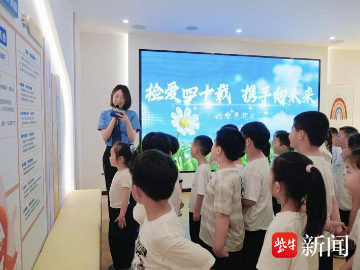 
                        4:3图片