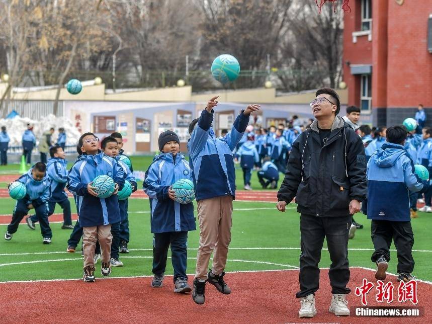 
                        4:3图片