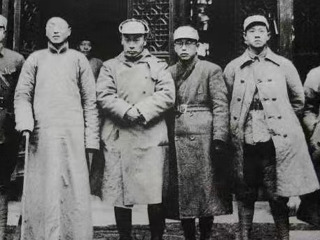 
                        4:3图片