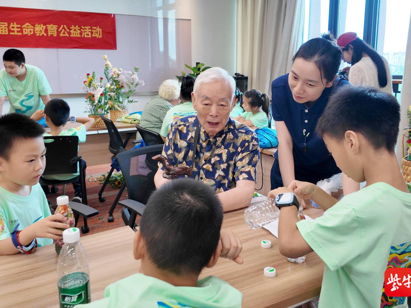 
                        4:3图片