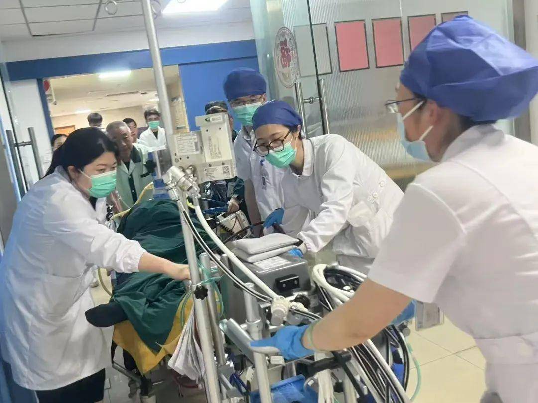 
                        4:3图片