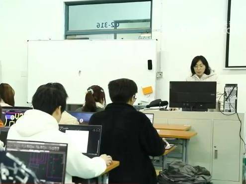 
                        4:3图片