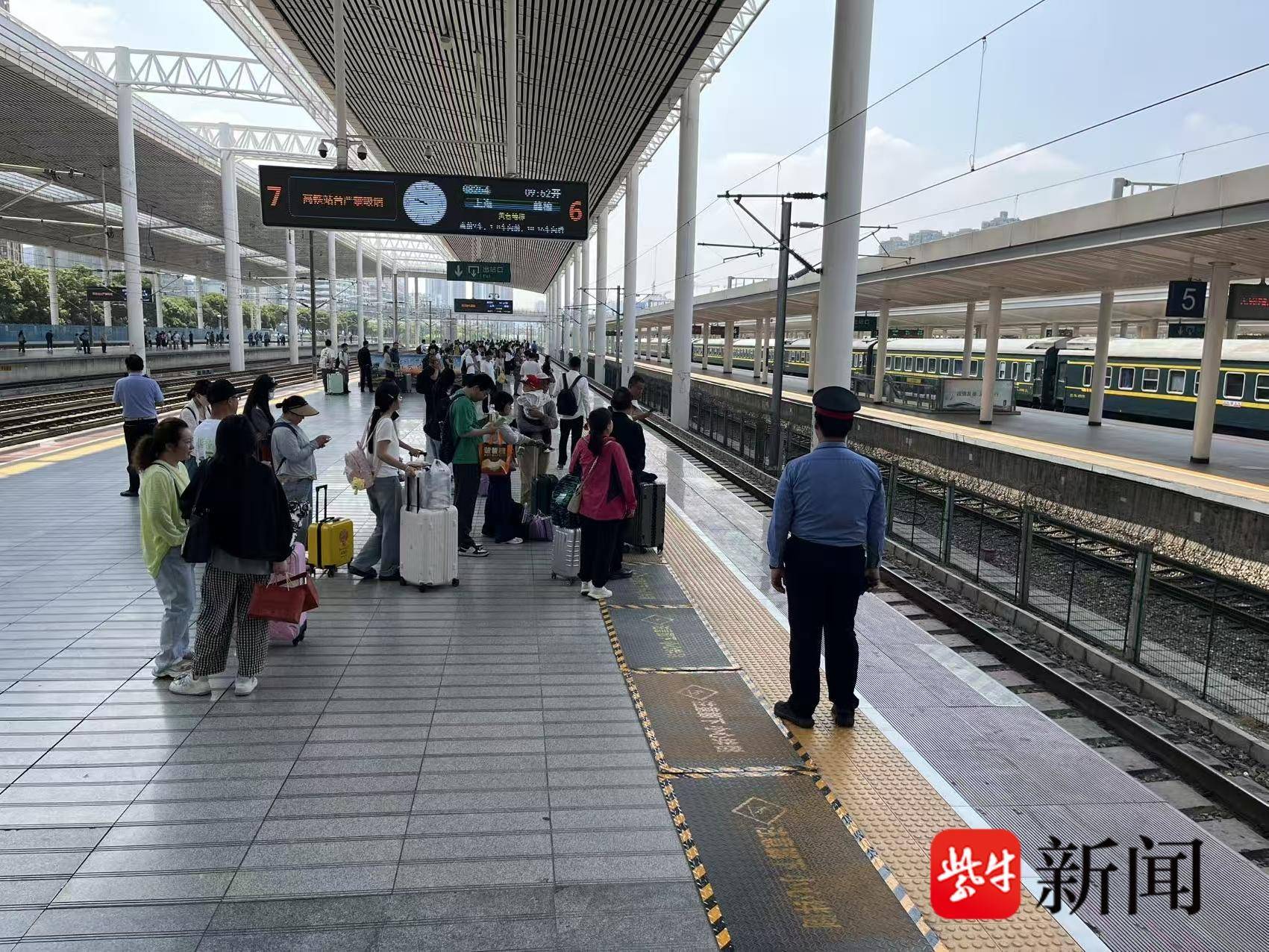 
                        4:3图片