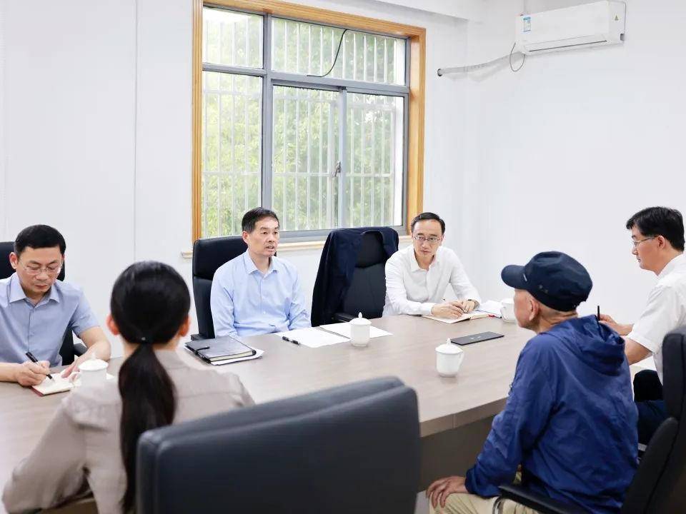 
                        4:3图片