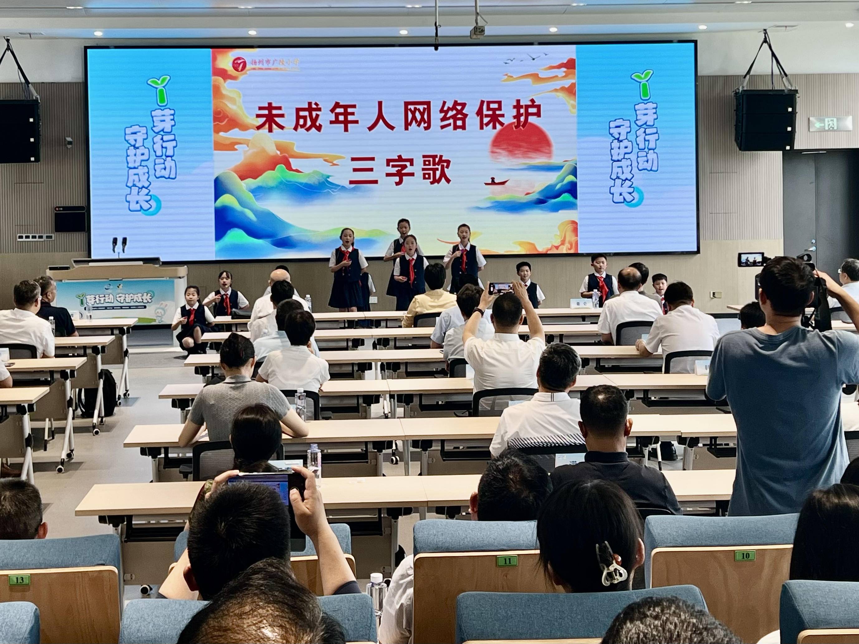 
                        4:3图片