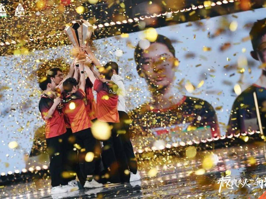 
                        4:3图片