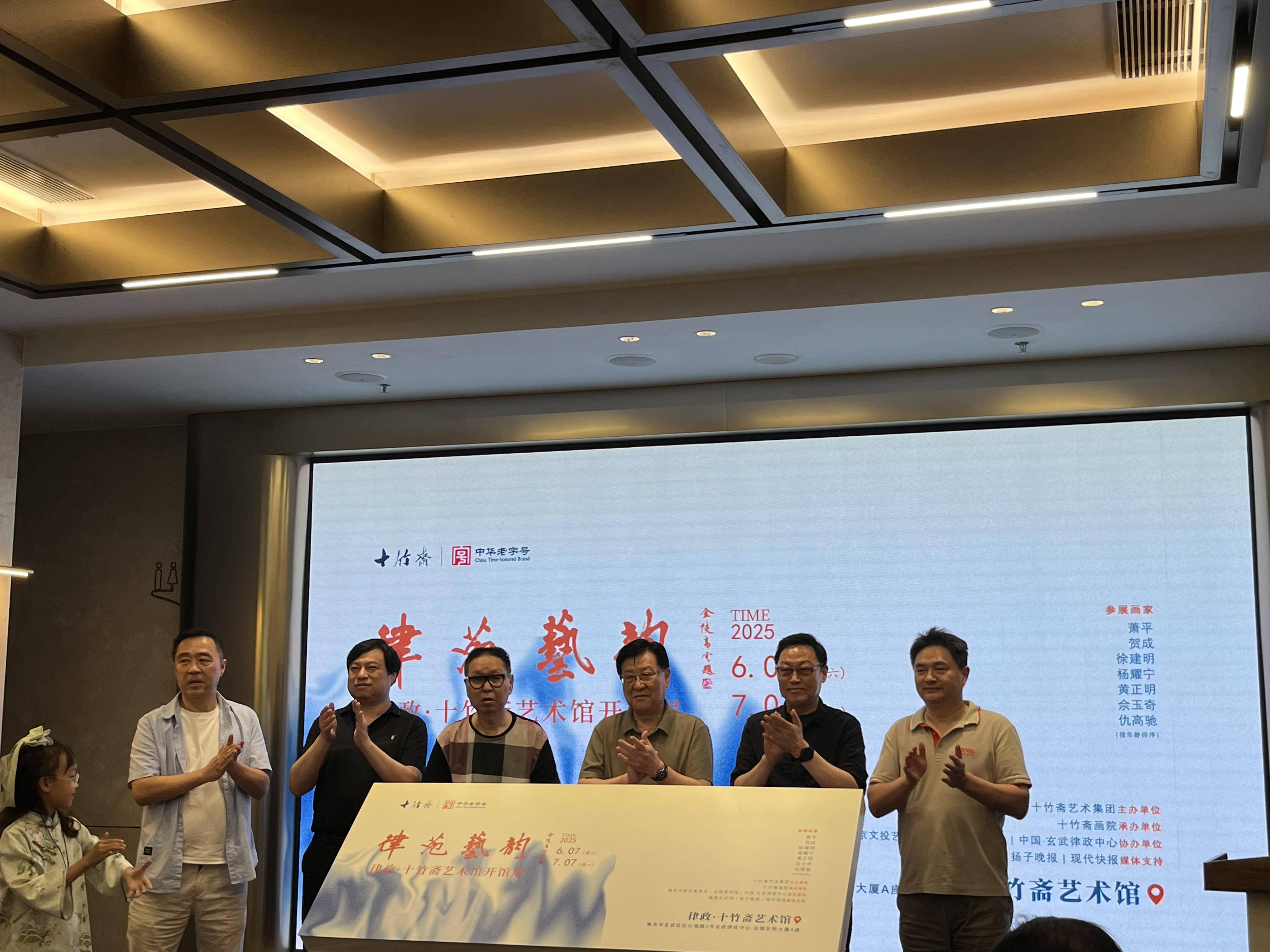 
                        4:3图片