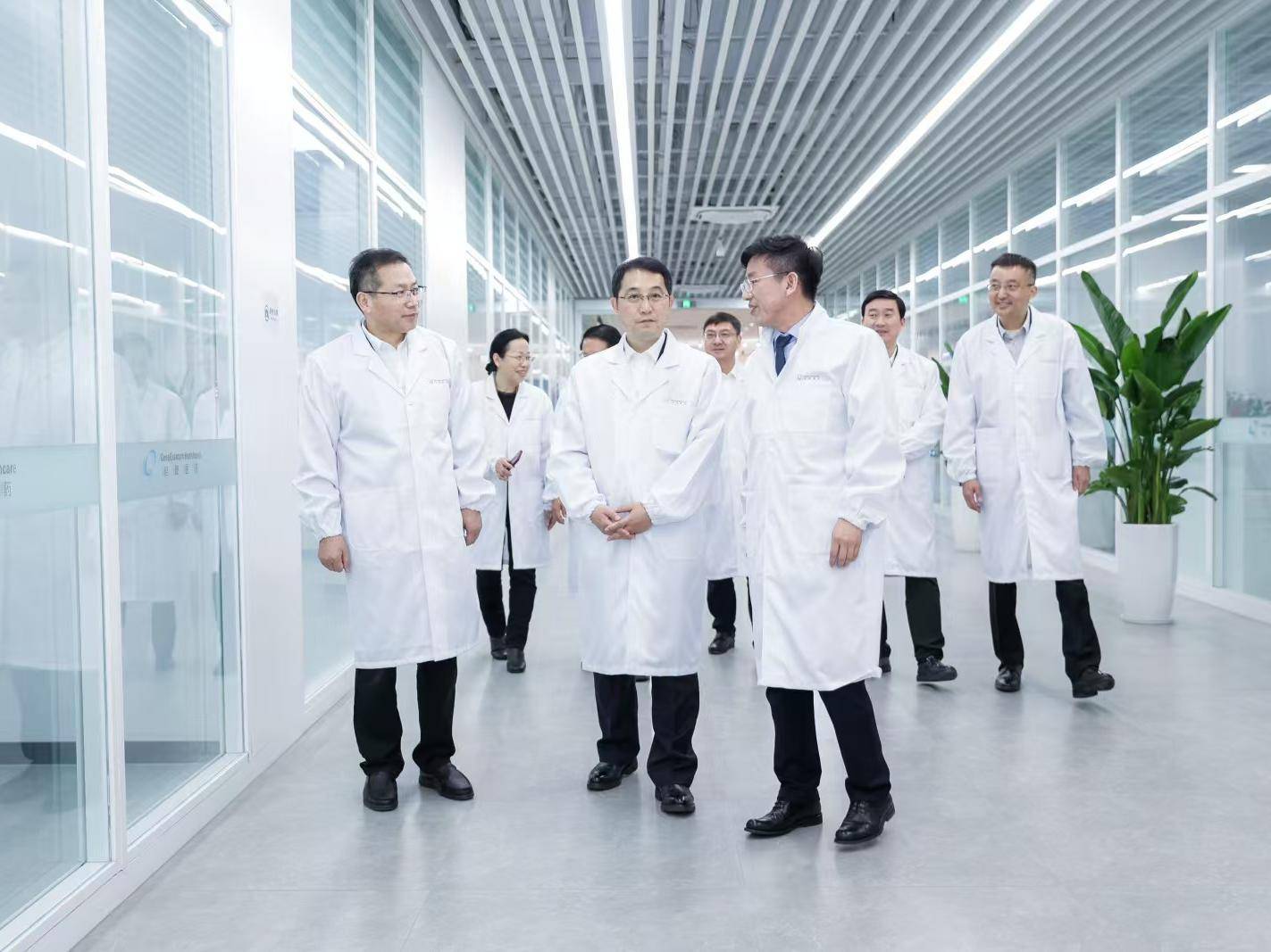 
                        4:3图片