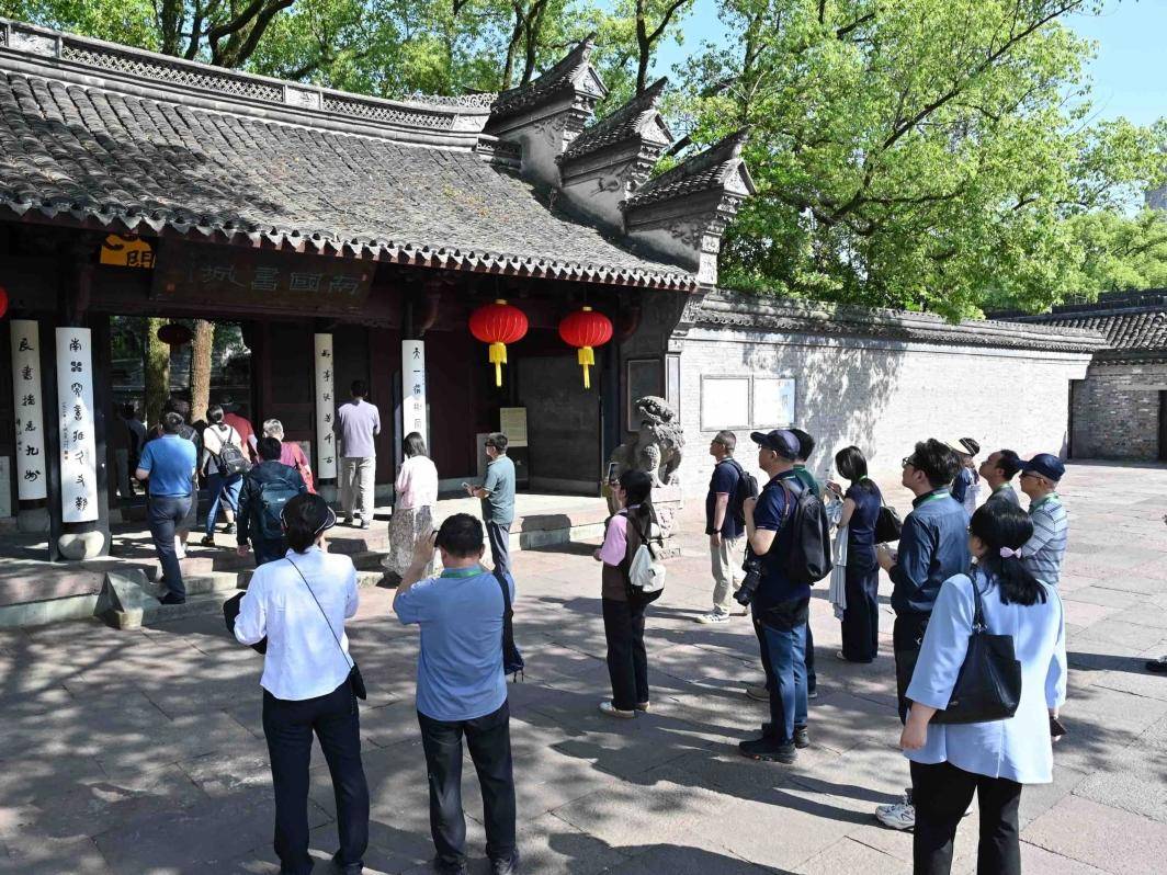 
                        4:3图片