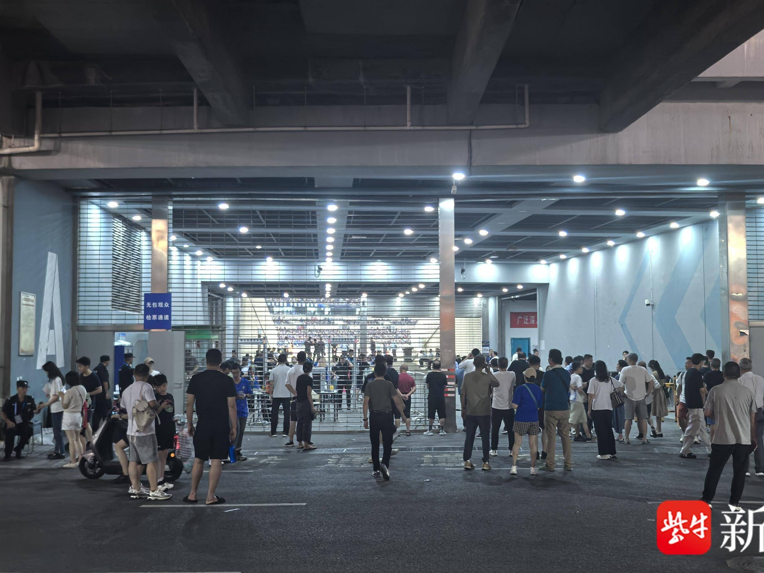 
                        4:3图片